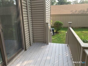 18 Greenbriar Dr in Farmington, CT - Building Photo - Building Photo