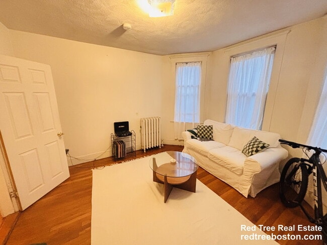 property at 11 Scottfield Rd