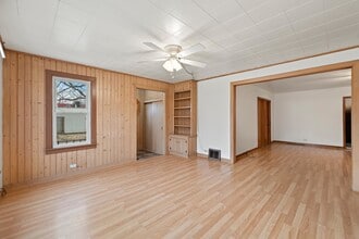 25 E Chestnut Ave in Cortland, IL - Building Photo - Building Photo