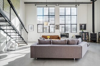 2 Clarence Pl in San Francisco, CA - Building Photo - Building Photo