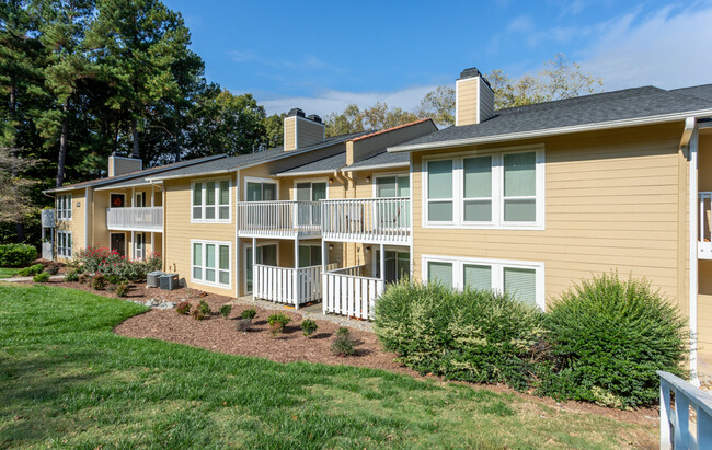 Laurel Oaks in Raleigh, NC - Building Photo - Building Photo