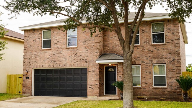 710 Starling Creek Loop in Laredo, TX - Foto de edificio - Building Photo