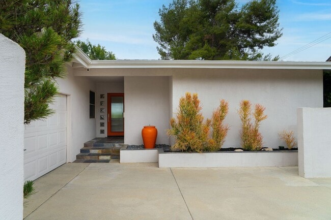 27642 Avenida Del Mesa in Rancho Palos Verdes, CA - Building Photo - Building Photo