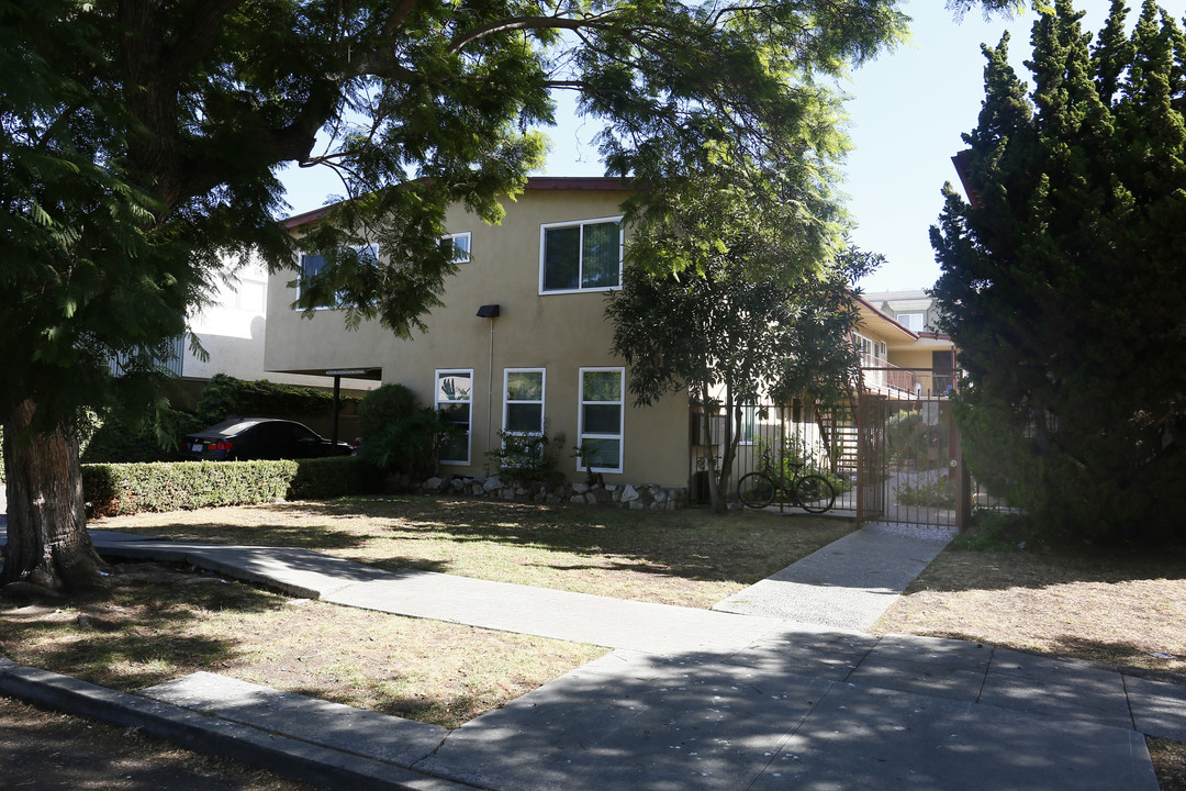 3570 Jasmine Ave in Los Angeles, CA - Building Photo