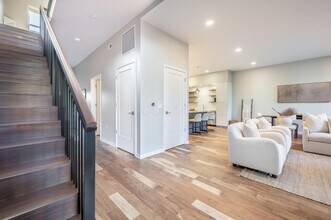 598 Lathrop St in Columbus, OH - Building Photo - Building Photo