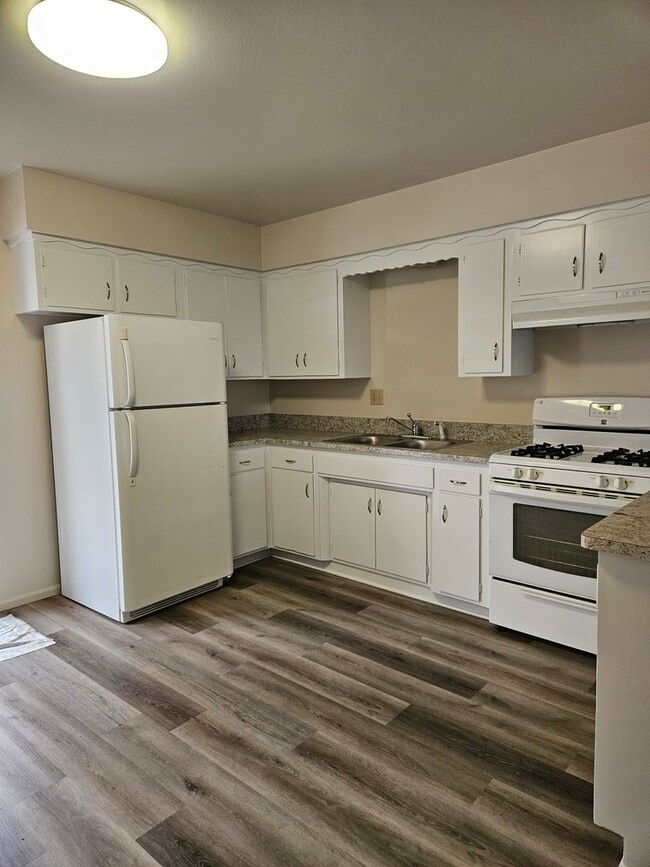 310 NW 3rd St in Grants Pass, OR - Building Photo - Building Photo