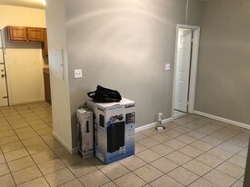 66 Marshall St, Unit 2R in Elizabeth, NJ - Building Photo