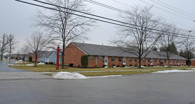 Westmont Place Apartments in Springfield, OH - Foto de edificio - Building Photo