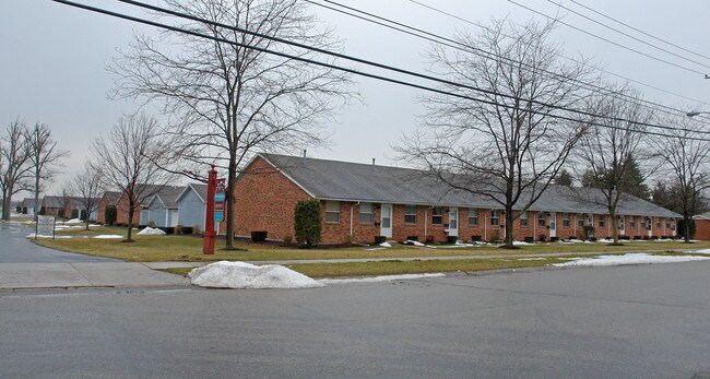 Westmont Place Apartments in Springfield, OH - Building Photo - Building Photo