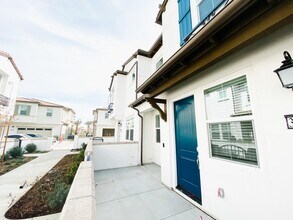 30436 Town Square Dr in Menifee, CA - Foto de edificio - Building Photo