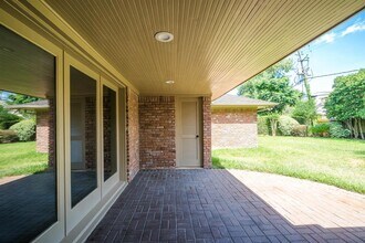 5347 Paisley Ln in Houston, TX - Building Photo - Building Photo