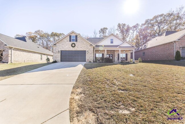 306 Rustic Live Oak Trl in Bonaire, GA - Building Photo - Building Photo