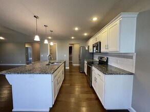 1655 N Eagle Valley Ln in Nixa, MO - Building Photo - Building Photo