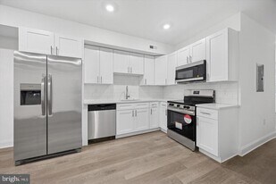 838 S 51st St in Philadelphia, PA - Building Photo