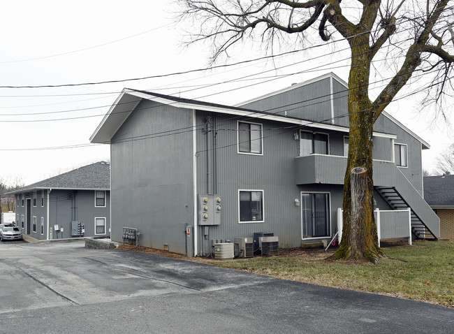 Sugarwood in Springfield, MO - Foto de edificio - Building Photo