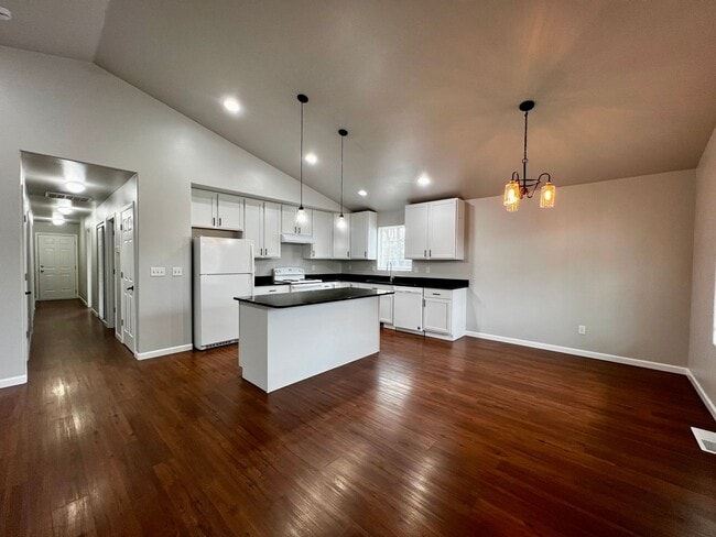 property at 1509 S 10th Ave