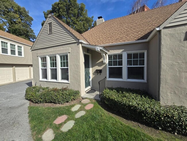 property at 1218 Bellevue Ave