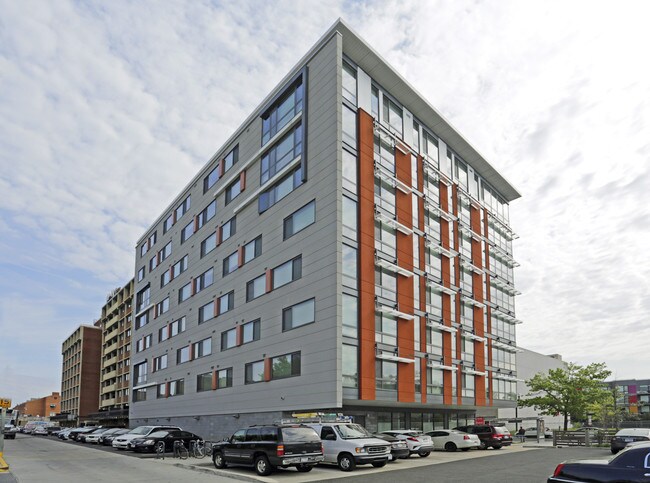 Channing E Phillips Homes in Washington, DC - Foto de edificio - Building Photo