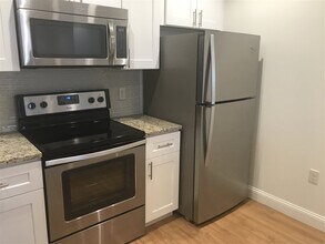 875 Elm St in Manchester, NH - Building Photo - Building Photo