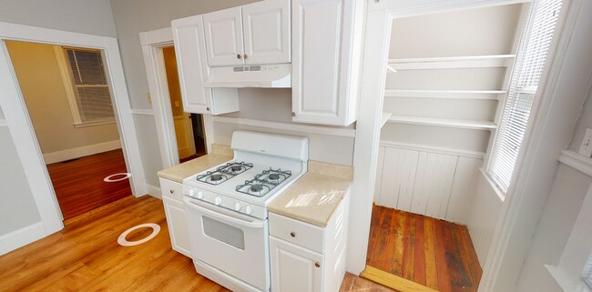 75 Spring St, Unit 1 in Cambridge, MA - Foto de edificio - Building Photo
