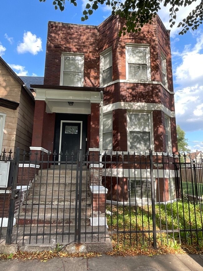 property at 5929 S Paulina St