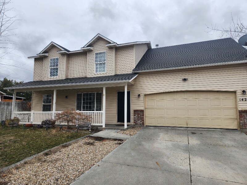 1427 W Roberts Pl in Nampa, ID - Foto de edificio