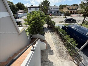 2311 NW 15th St in Miami, FL - Building Photo - Building Photo