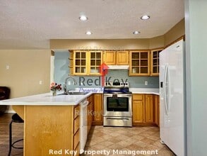213 Lakeview Dr in Stansbury Park, UT - Building Photo - Building Photo