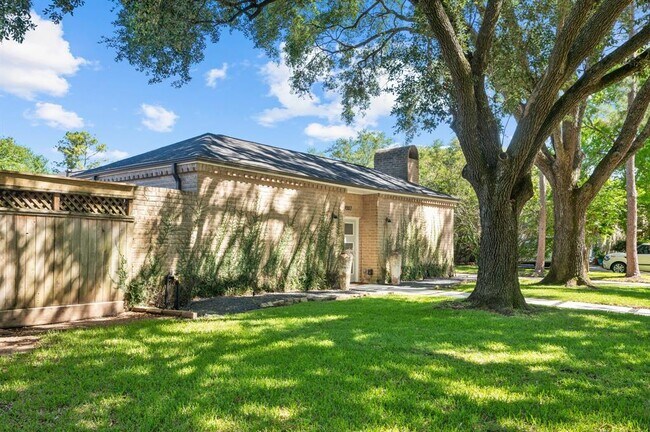 12007 Wedgehill Ln in Houston, TX - Building Photo - Building Photo