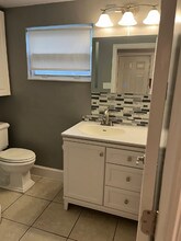 1039 Miner Rd in Lantana, FL - Foto de edificio - Building Photo