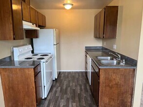 1601 Maple Ln in Kent, WA - Building Photo - Building Photo