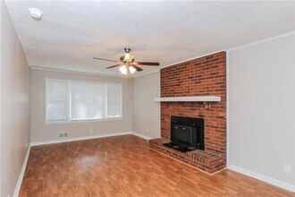 609 Evergreen Dr in Woodstock, GA - Building Photo - Building Photo