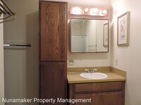 1622 E 9th St photo'