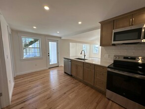 80 N Main St-Unit -A in Millbury, MA - Building Photo - Building Photo