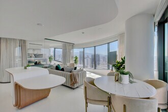 1033 Nelson St. in Vancouver, BC - Building Photo - Building Photo