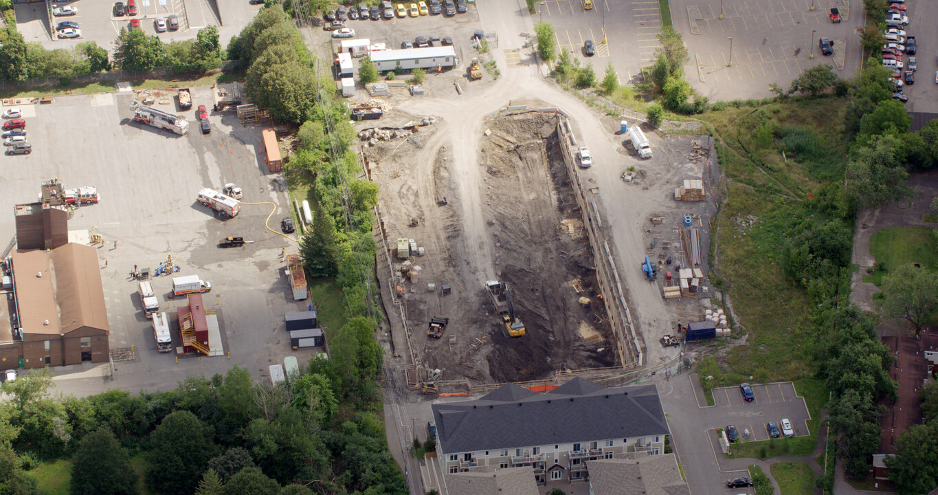 600 Mountaineer in Ottawa, ON - Building Photo