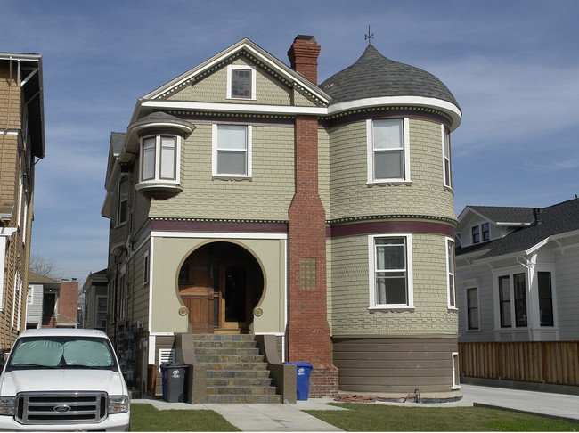 2251 San Jose Ave in Alameda, CA - Foto de edificio - Building Photo