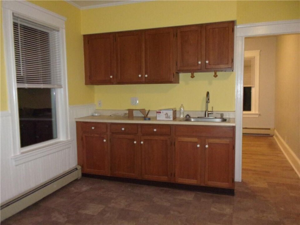 1 Lamoureux Blvd in North Smithfield, RI - Foto de edificio