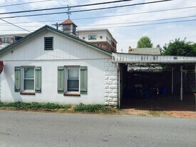 303 Wollerton St in West Chester, PA - Building Photo