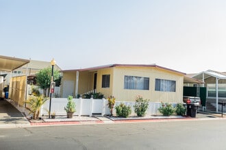 Desert Palms in Hemet, CA - Building Photo - Building Photo
