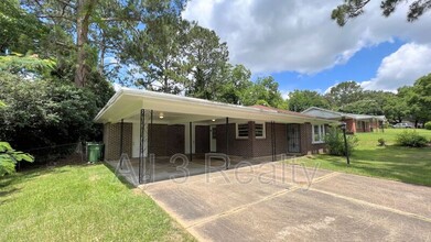 924 Green Ridge Rd in Montgomery, AL - Building Photo - Building Photo