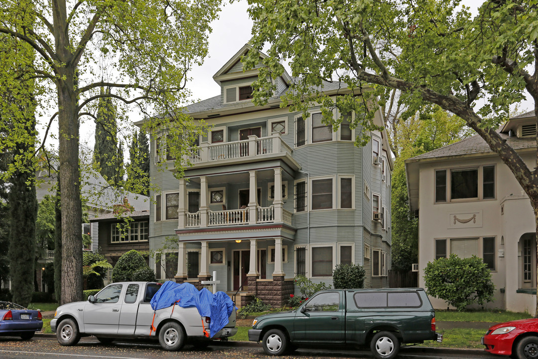 1820 G St in Sacramento, CA - Building Photo