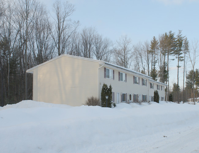 Fairground Village in Ballston Spa, NY - Foto de edificio - Building Photo