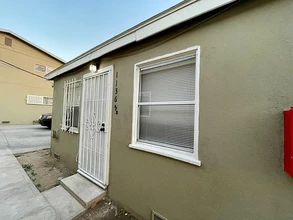 1136 1/2 N Madison Ave, Unit 1136.5 in Los Angeles, CA - Building Photo - Building Photo