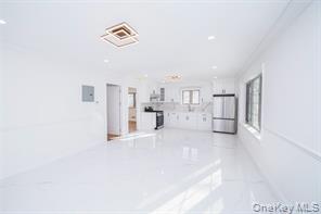 76-33-76160 160th St in Queens, NY - Building Photo - Building Photo