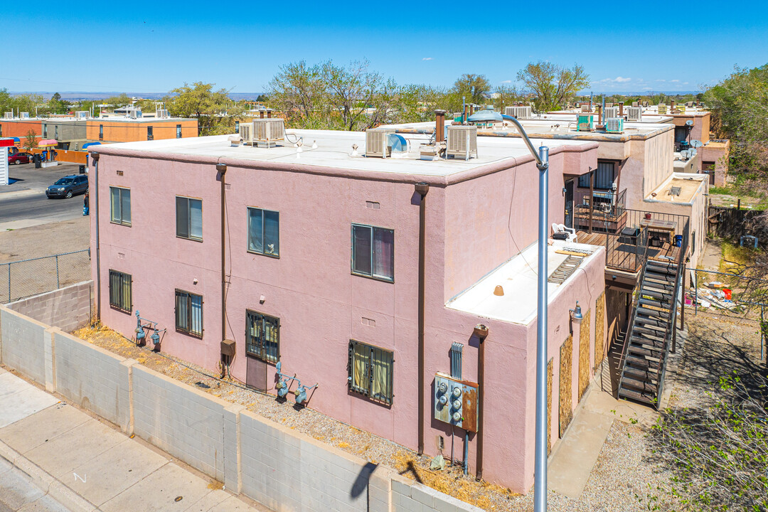 146 Rhode Island St SE in Albuquerque, NM - Building Photo