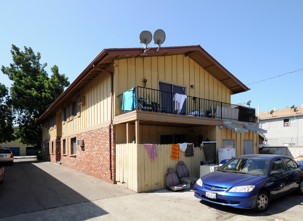 5927-5931 Benner St in Los Angeles, CA - Building Photo