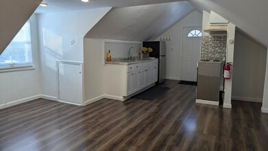 18 Ramapo Valley Rd in Oakland, NJ - Building Photo - Building Photo