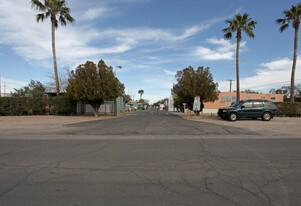 Las Palmas Mobile Home Park Apartments