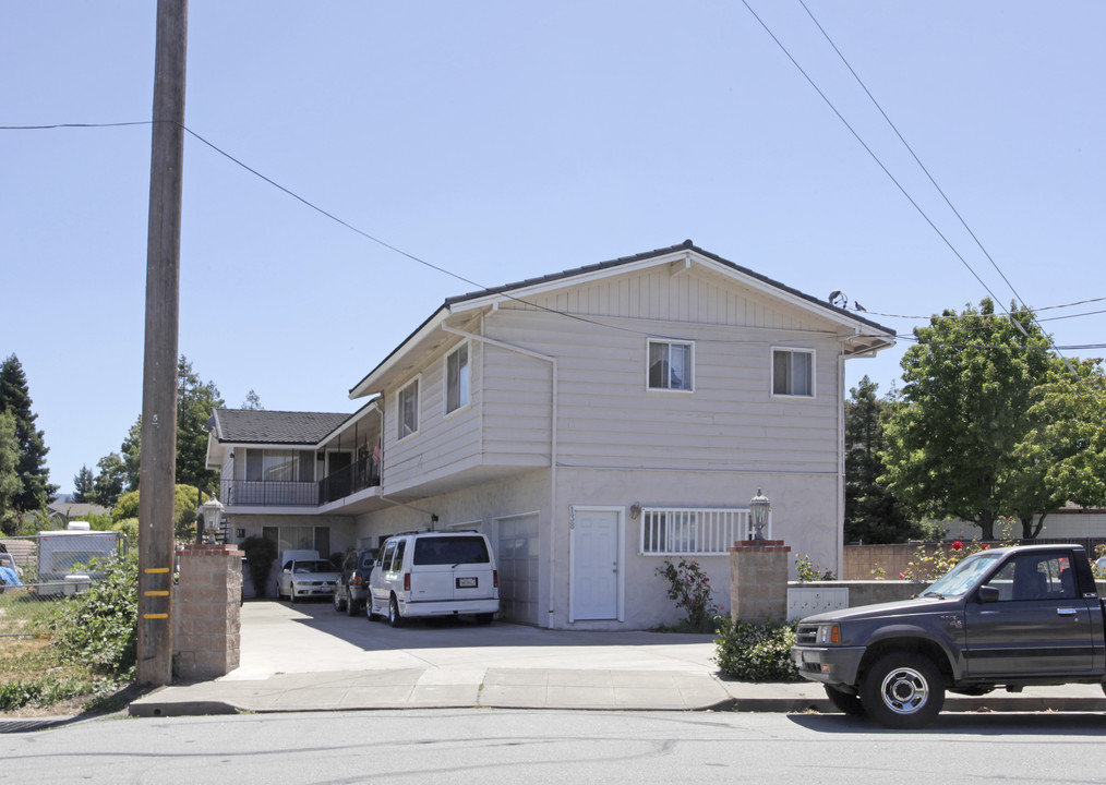 138 Sequoia Ave in Redwood City, CA - Foto de edificio